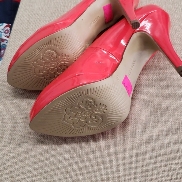 X-appeal red pumps size 6 - Picture 3 of 3
